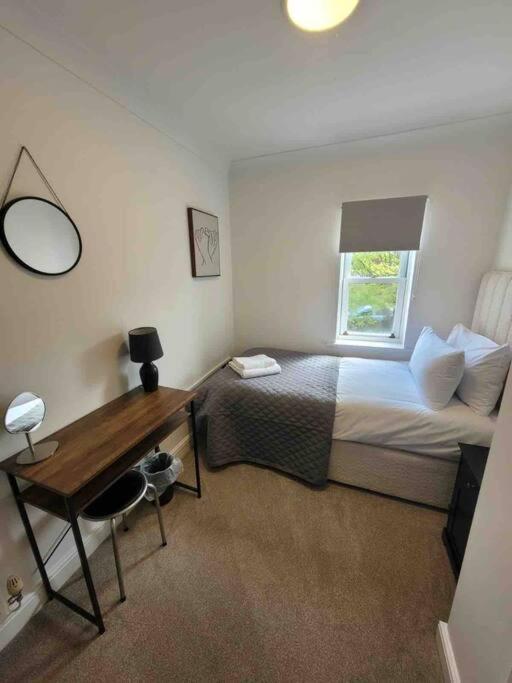5 Bed Modern Cheltenham Town Centre Home Exterior photo