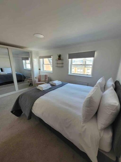 5 Bed Modern Cheltenham Town Centre Home Exterior photo