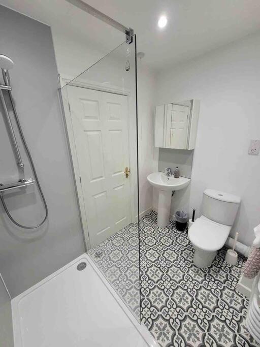 5 Bed Modern Cheltenham Town Centre Home Exterior photo