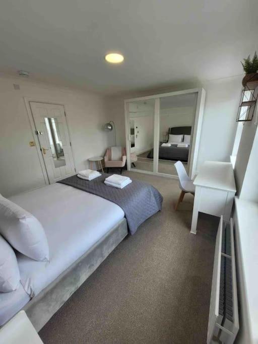 5 Bed Modern Cheltenham Town Centre Home Exterior photo